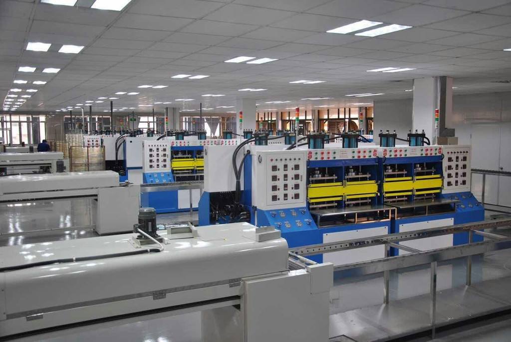 瑪佐尼工服車間