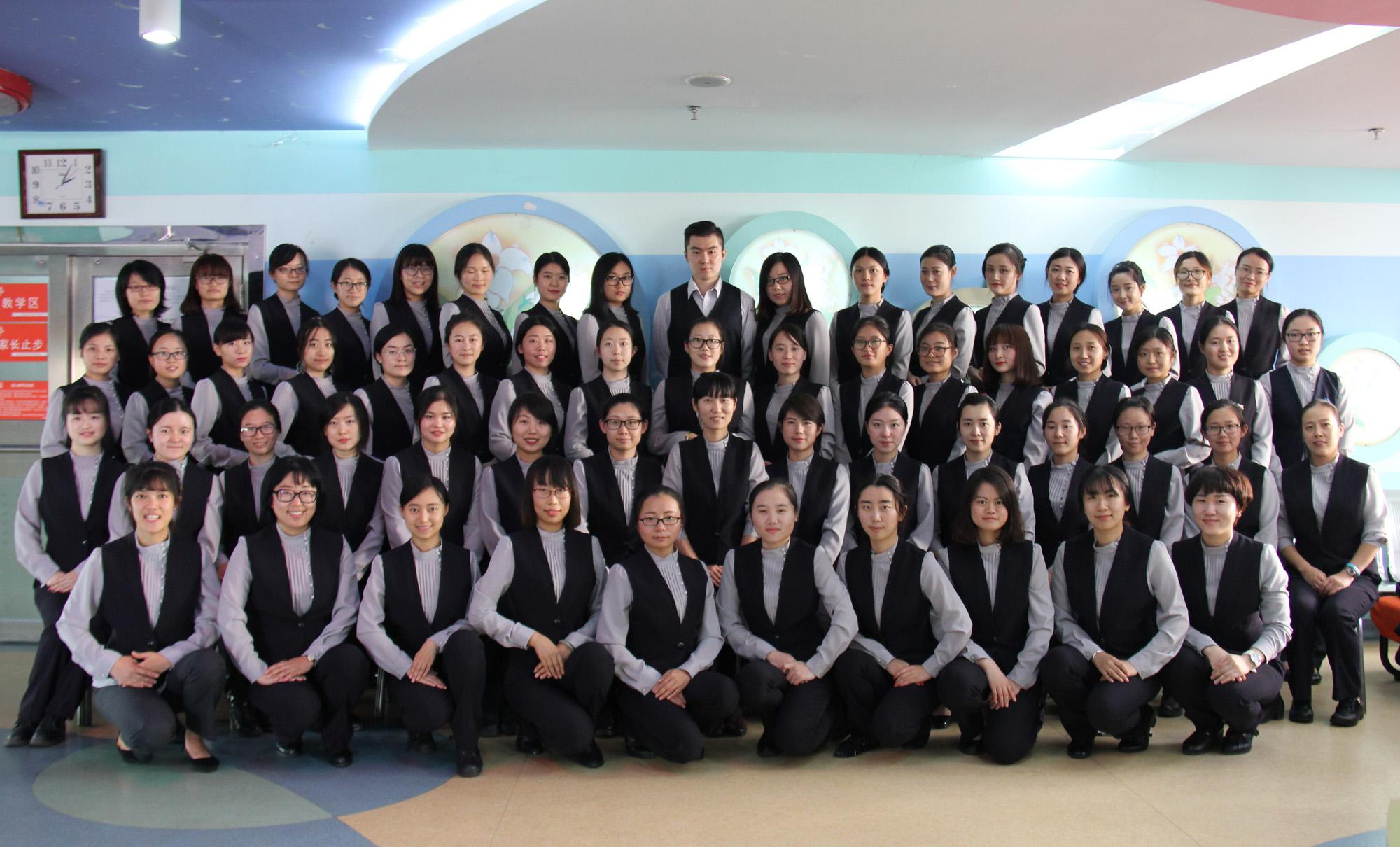 企業(yè)工服定制的優(yōu)勢(shì)