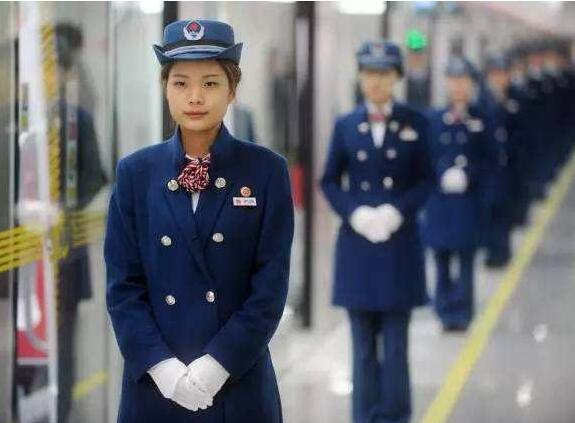 行業工服定做有什么區別