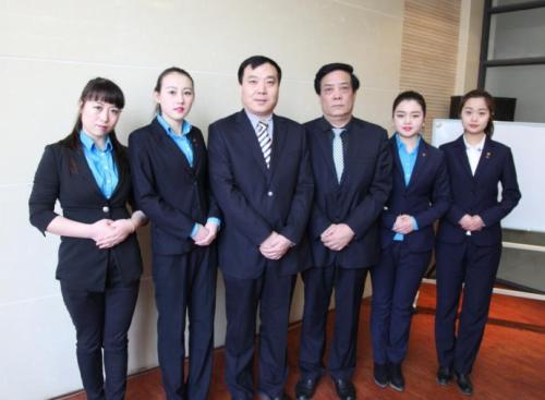 物業(yè)工服團(tuán)體合照