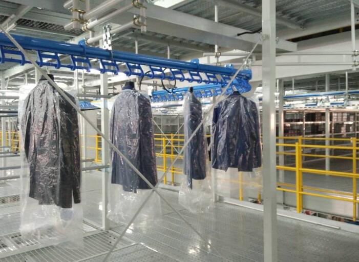 流程化工服生產(chǎn)車間