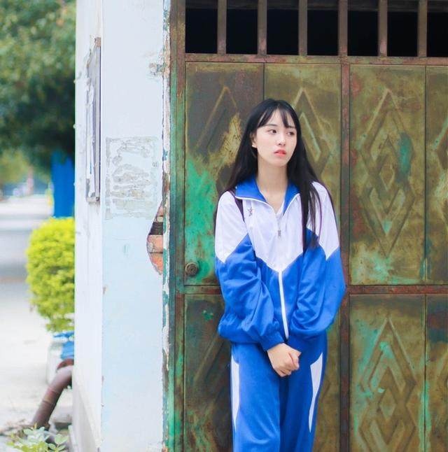 中學生校服定制廠家